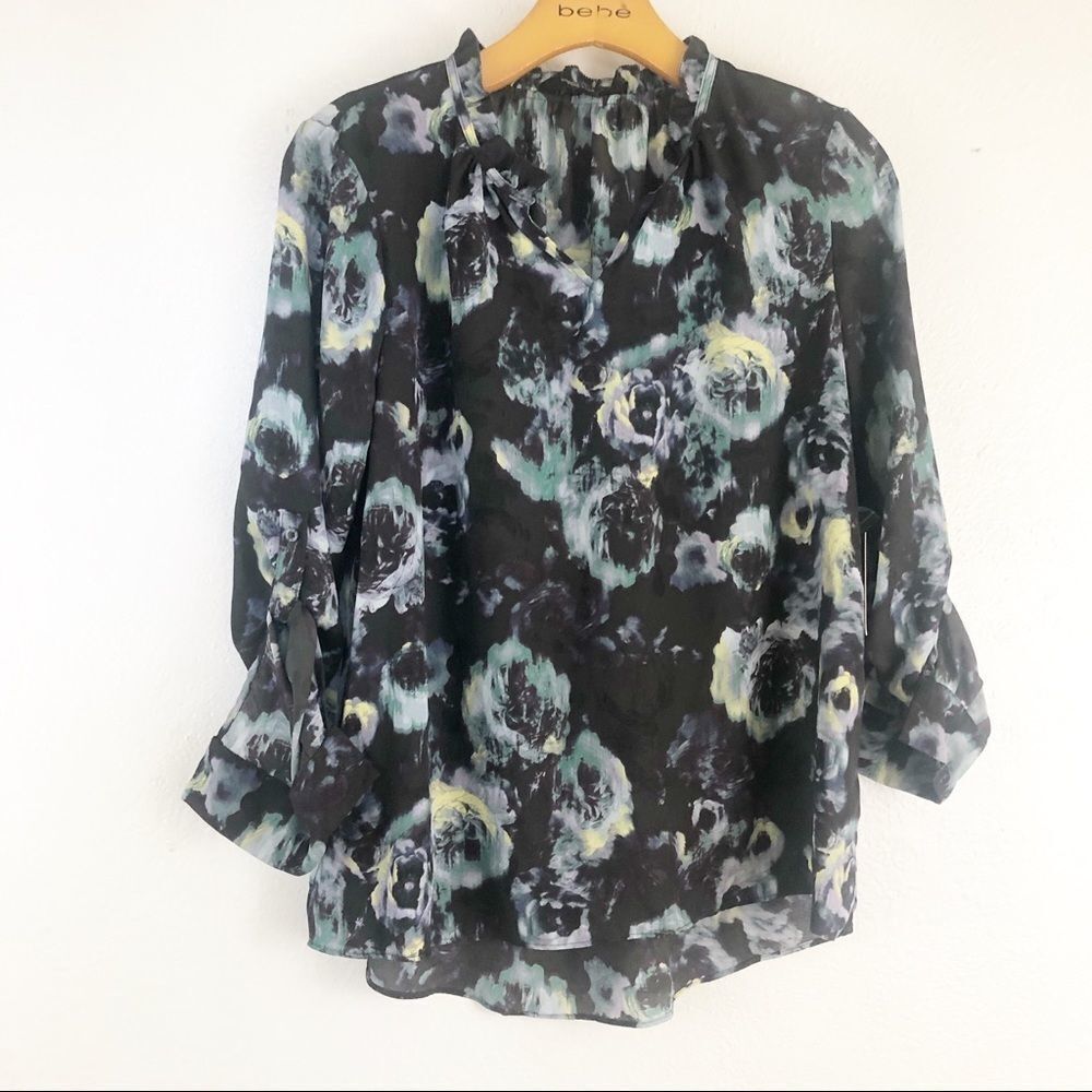 Simply Vera  printed long sleeve ruffle neck size PXS. New with tags